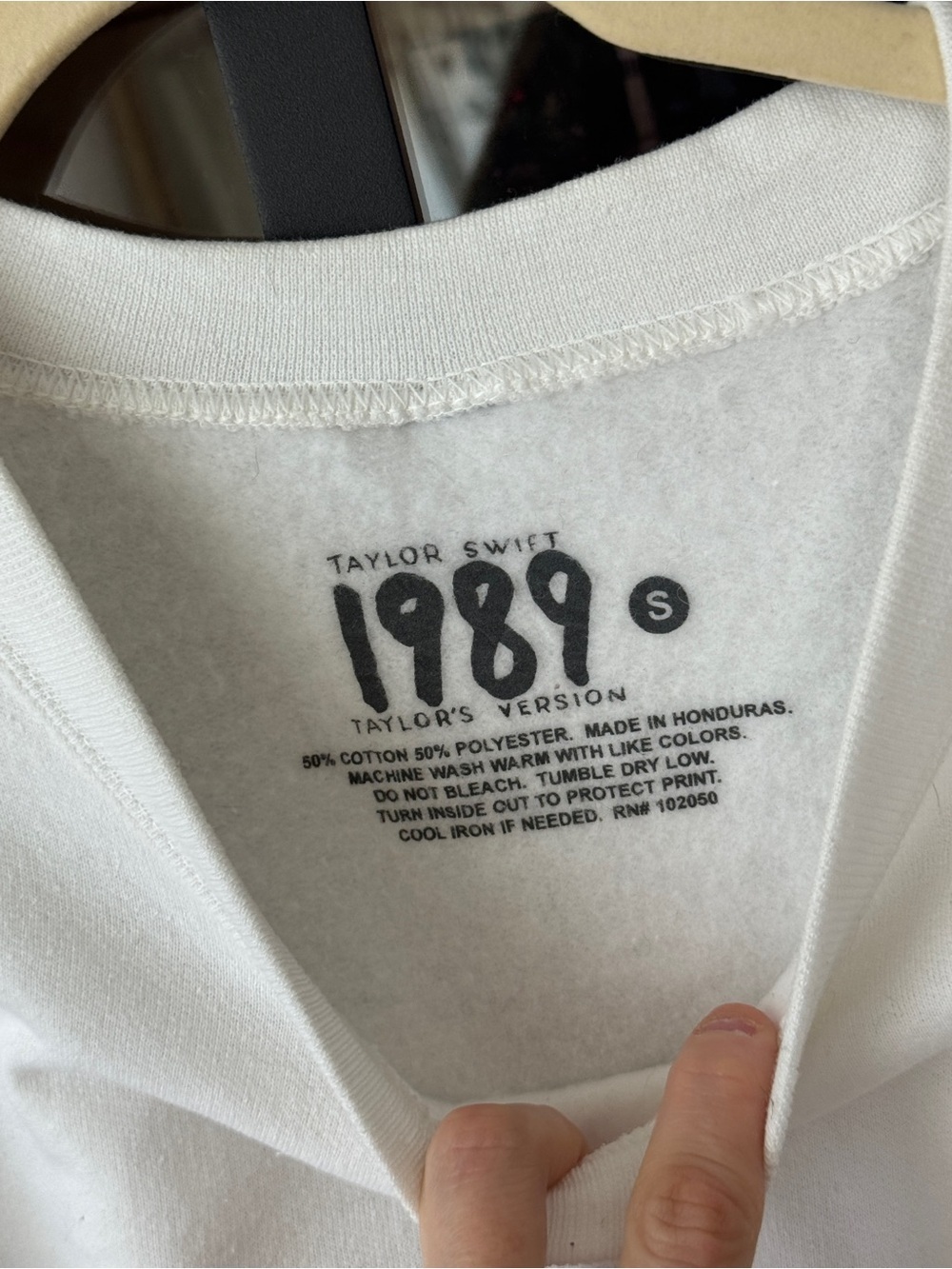 Taylor Swift merch 1989 eras taylor’s version crewneck pullover sweatshirt - Picture 3 of 10